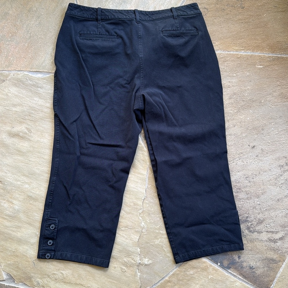 Talbots Women's Black Cropped Pants 14. - Picture 3 of 3